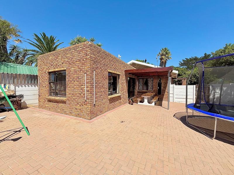 4 Bedroom Property for Sale in Richwood Western Cape